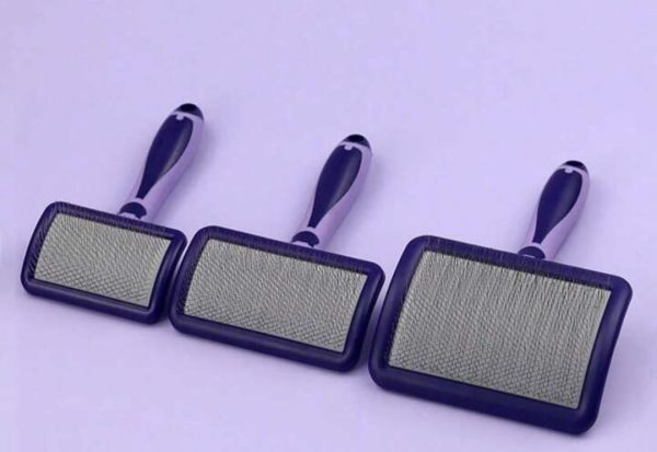 Slicker brush